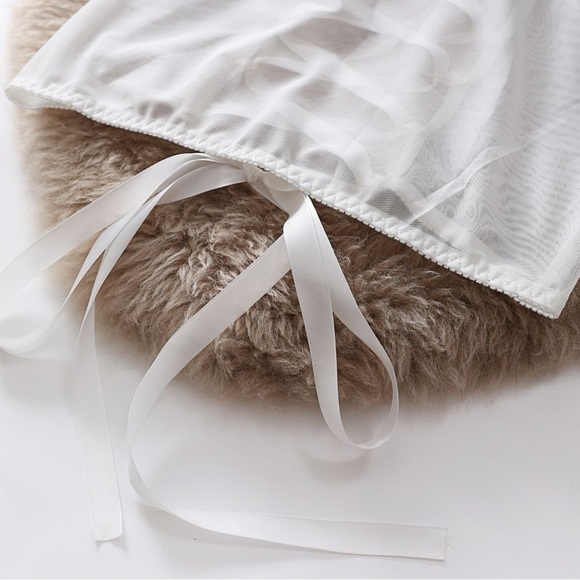 White Mesh dress, fully open back - Picture 10 of 11